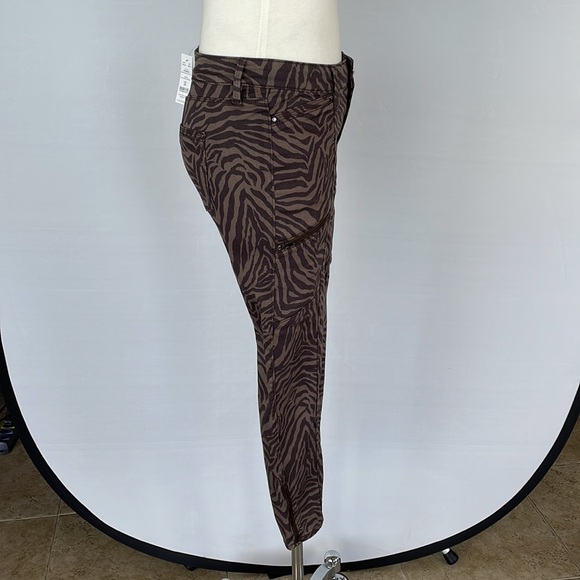 NWT WHBM Mid rise Zebra Skinny Crop Jeans Size 2 - Picture 6 of 16